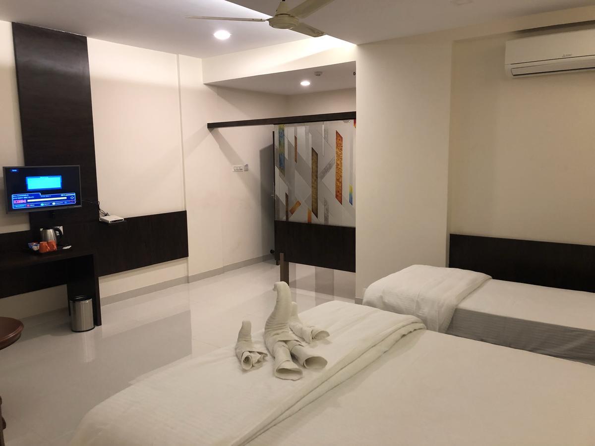Kyriad Hotel Vijayapura By Othpl Bijāpur Zewnętrze zdjęcie