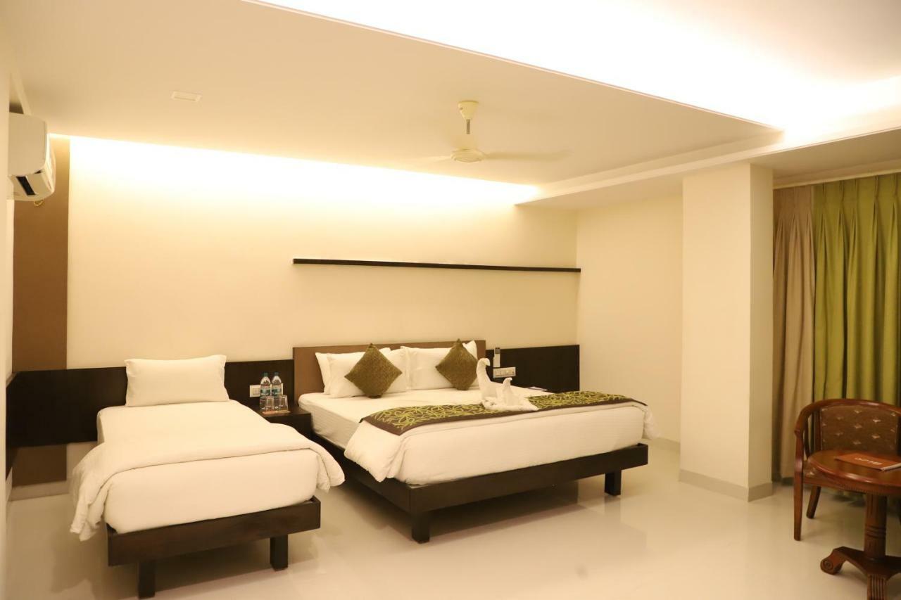 Kyriad Hotel Vijayapura By Othpl Bijāpur Zewnętrze zdjęcie